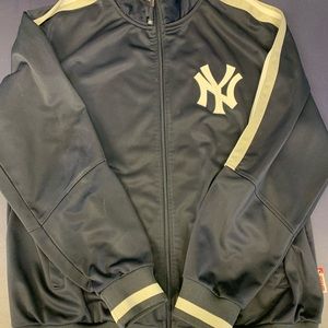 New York Yankees Majestic Therma Base Top XL